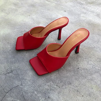 În 2020, Noi Sosiri De Moda Pentru Femei Papuci, Sandale Cu Toc Diapozitive Square Toe Slip Pe Deget De La Picior Pătrat Catâri Pantofi De Femeie Vară Diapozitive