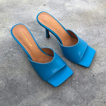 În 2020, Noi Sosiri De Moda Pentru Femei Papuci, Sandale Cu Toc Diapozitive Square Toe Slip Pe Deget De La Picior Pătrat Catâri Pantofi De Femeie Vară Diapozitive
